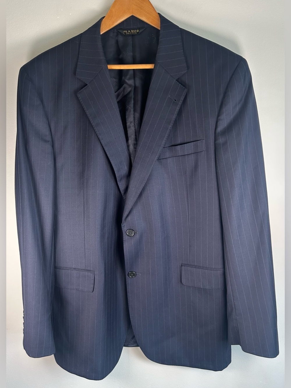 Jos. A. Bank Men’s Blazer Sport Jacket 44L Navy Pin Stripes 100% Wool Two Button